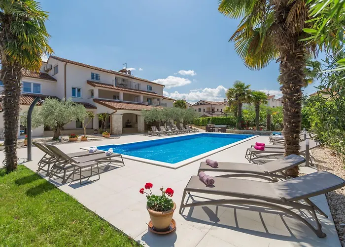 Ferienwohnung Paradiso Fuer 2 Personen Mit Pool
