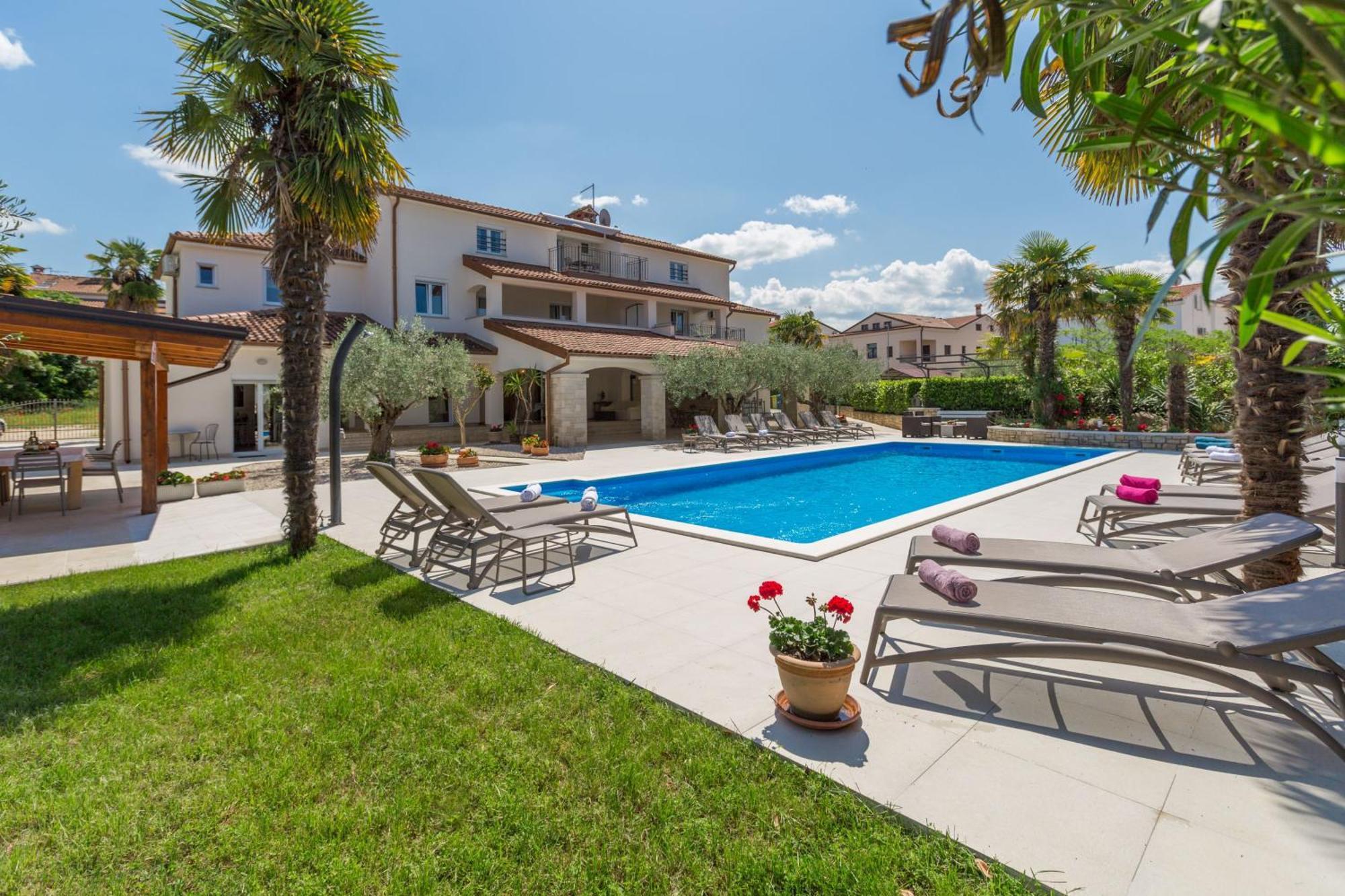 Apartment Paradiso Fuer 2 Personen Mit Pool