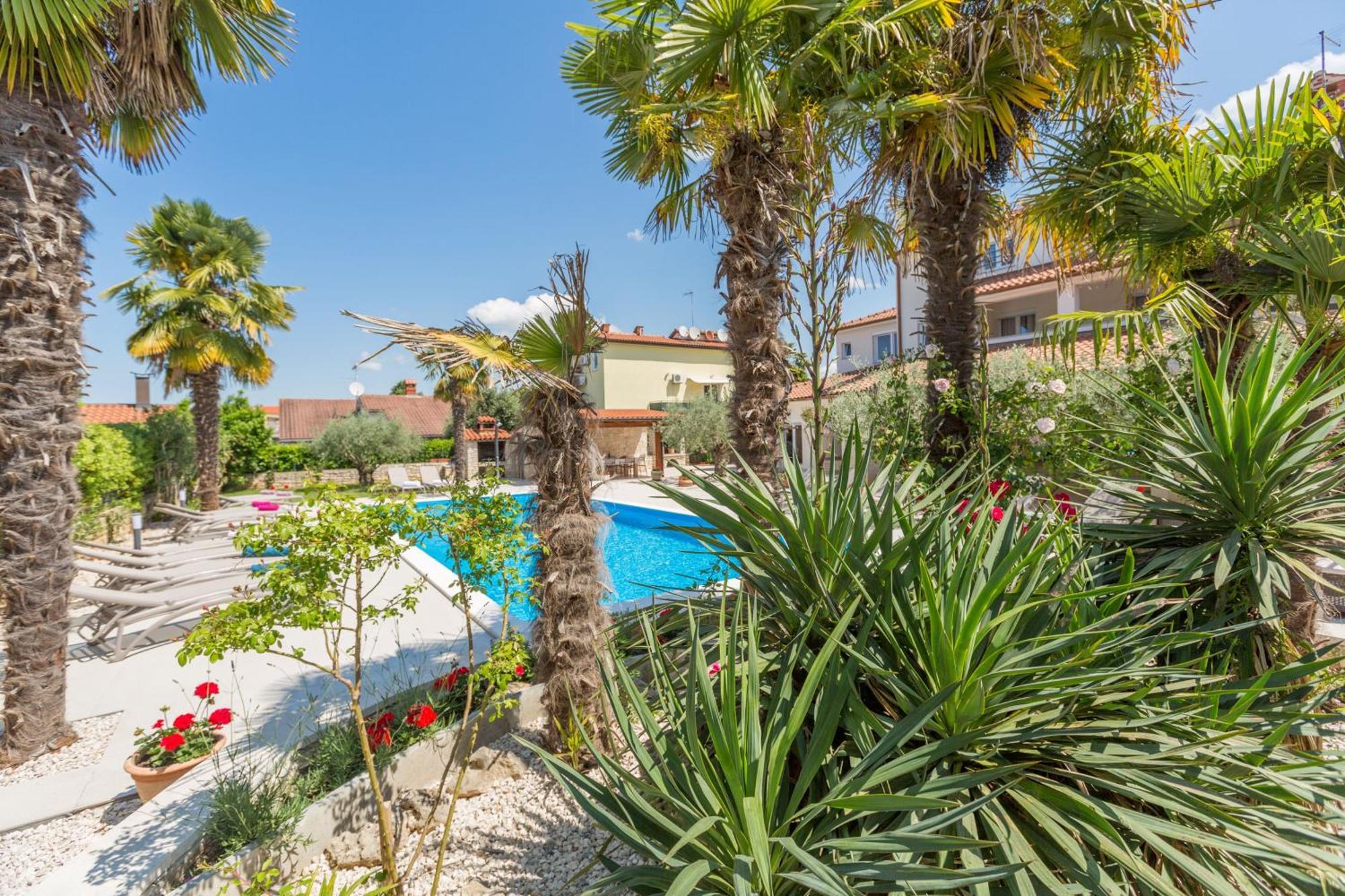 Paradiso Fuer 2 Personen Mit Pool Porec